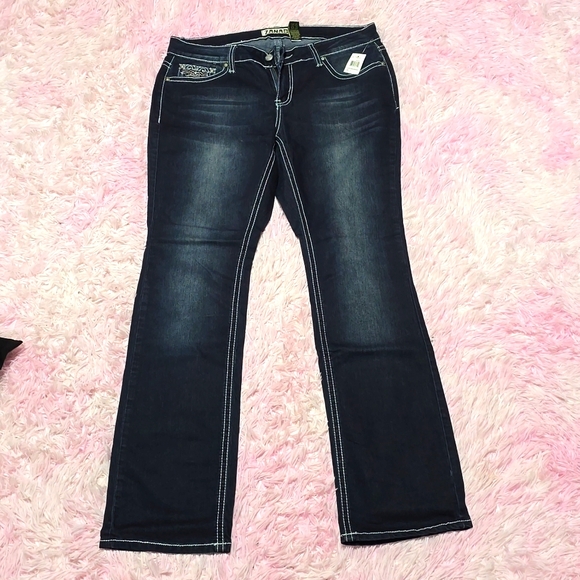 Zanadi Embroidered Jeans NWT - Picture 3 of 4